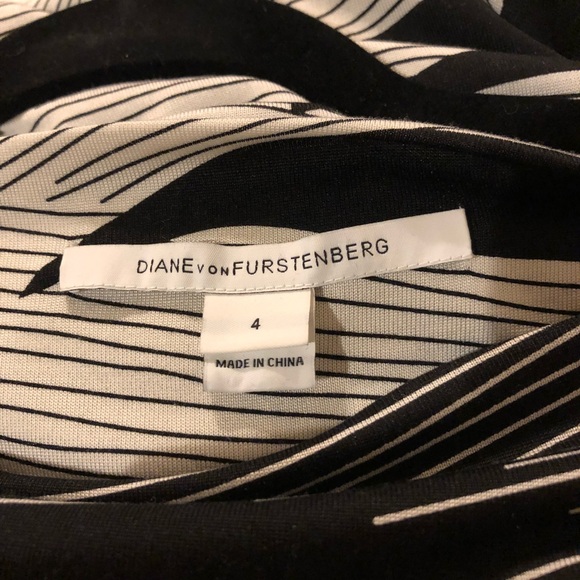 DVF DRESS - Picture 2 of 5